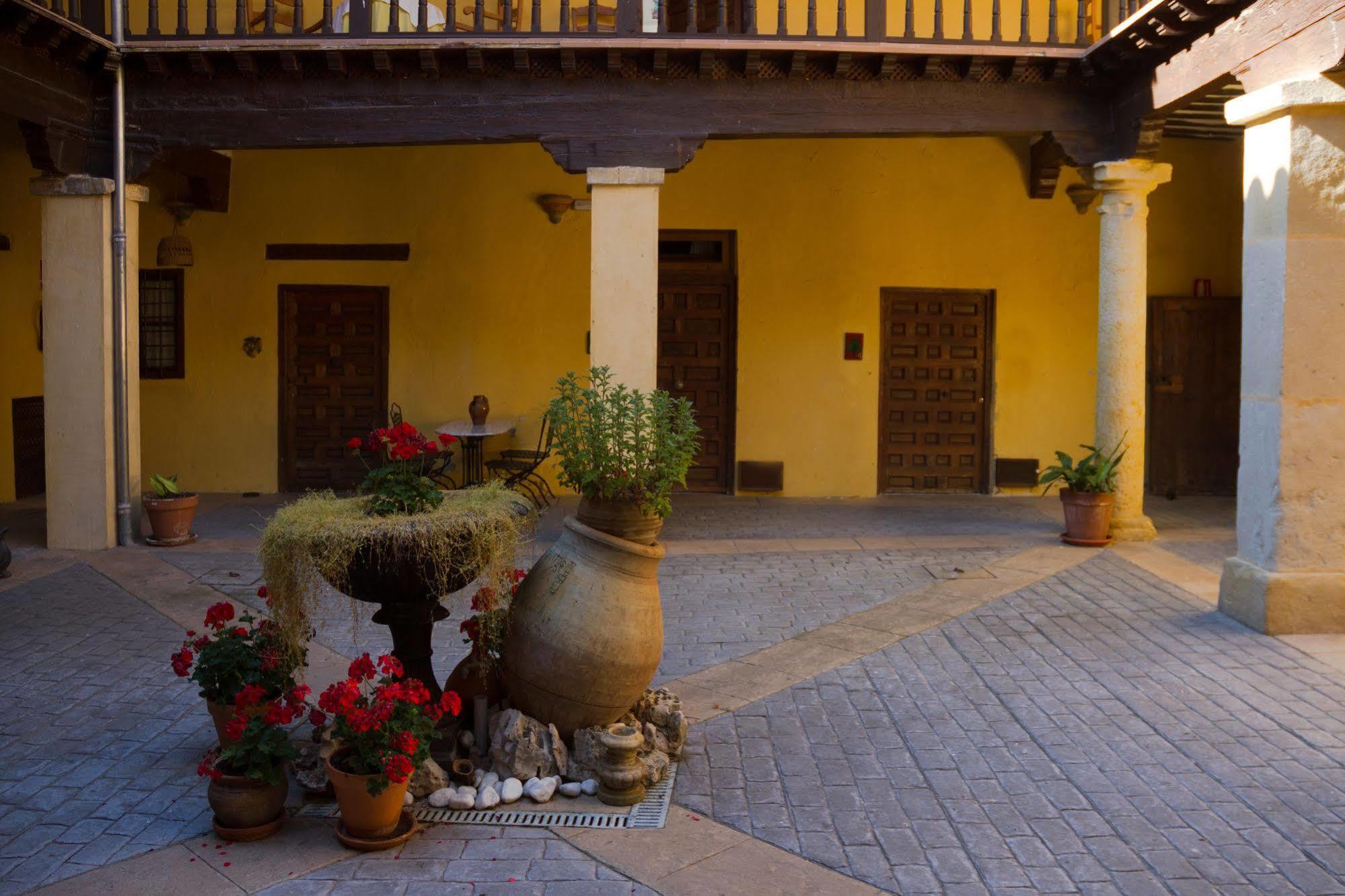 Casa Palacio Conde De Garcinarro Huete Ngoại thất bức ảnh